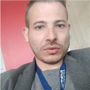 Laureato in Economia con ottima conoscenza della lingua inglese impartisce lezioni private